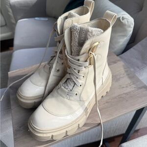 Sorel Women's Beige Lace-Up Winter Boots